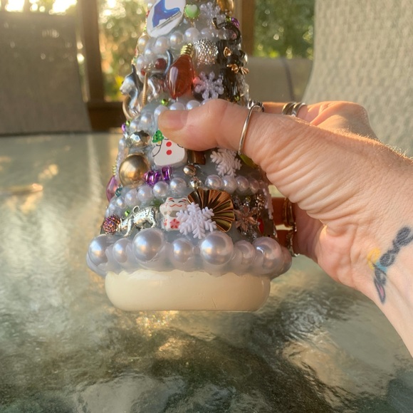 *** SOLD *** “Christmas Kittens In The Snow” Junkdrawer Tree Handmade Decoration - Picture 9 of 13